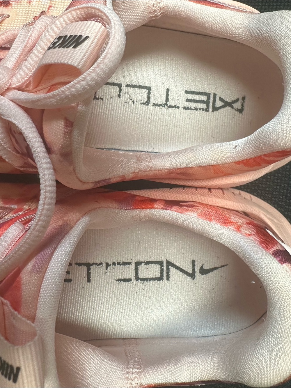 women's 9.5 Nike Pink Floral Athletic Sneakers- Can't Get Them Anywhere But Here - Picture 6 of 7